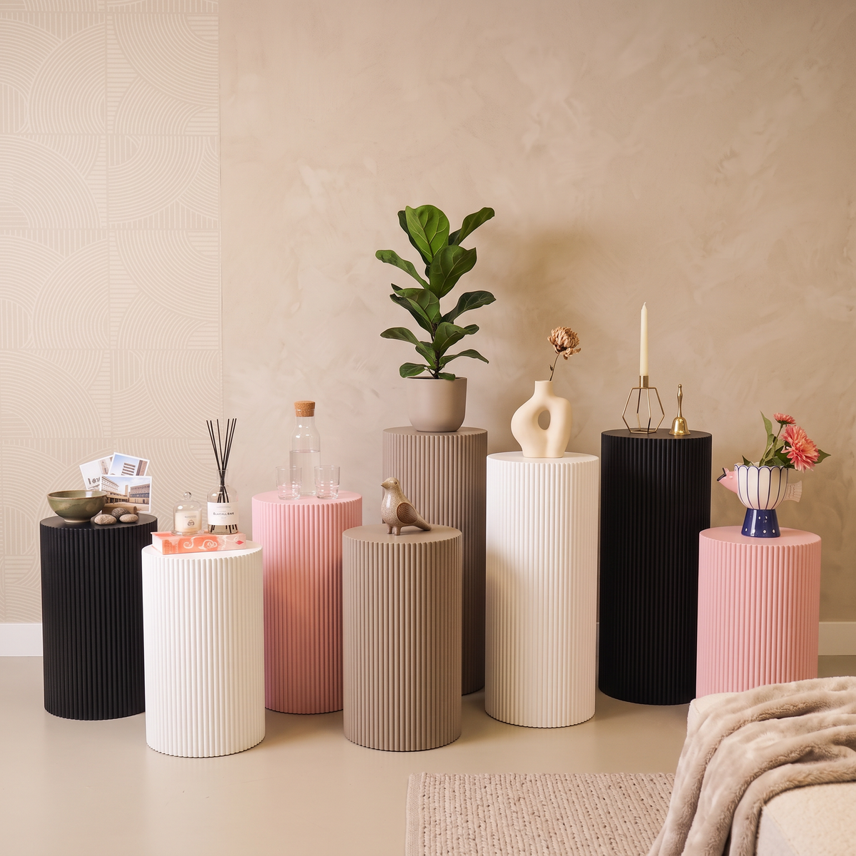 Bijzettafel Rond – Geribbelde Cilinder – MDF – Licht Roze – 30x54cm