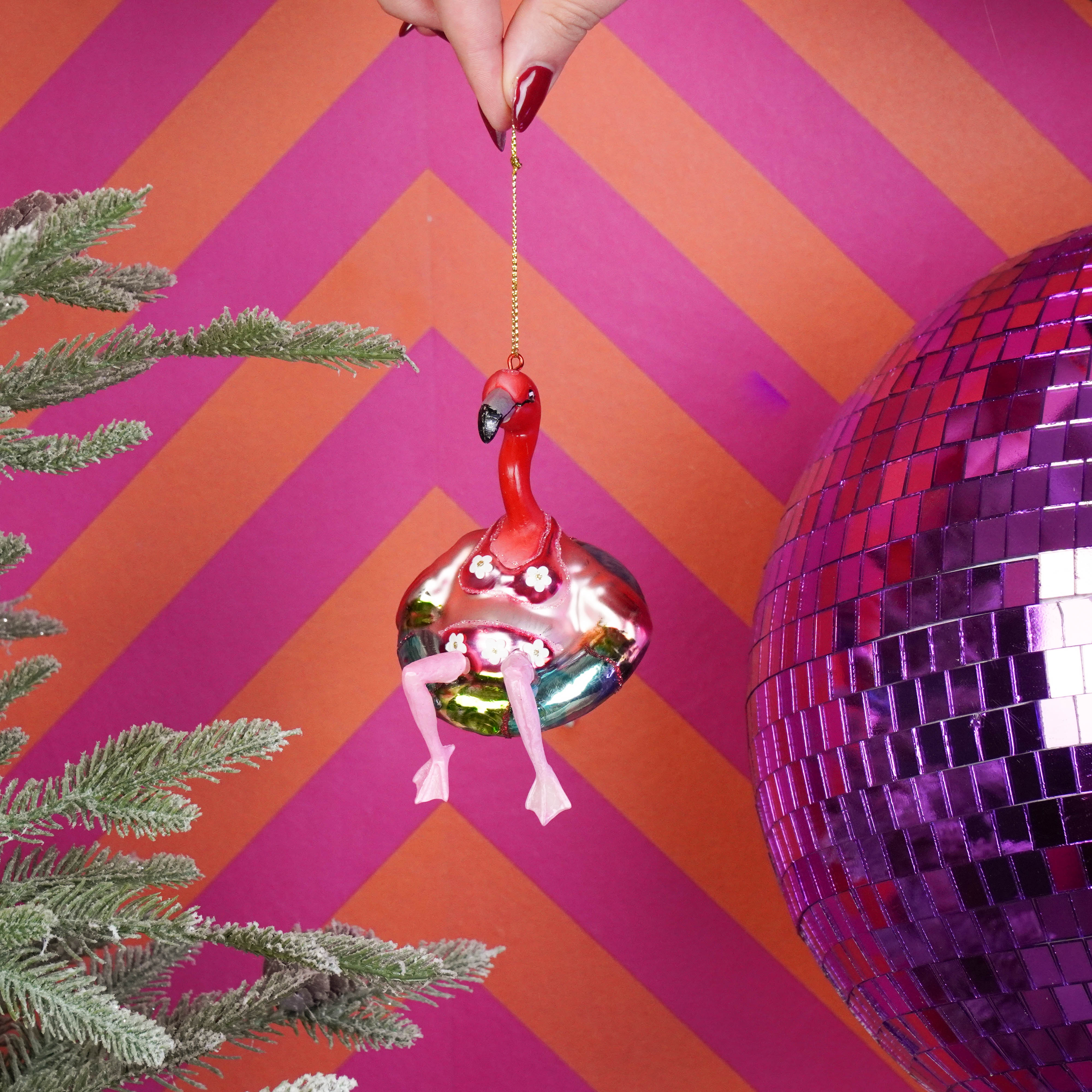 Kerstversiering - Kersthanger - Flamingo in bikini - Roze - Glas - 7,5x7,5x11,5cm