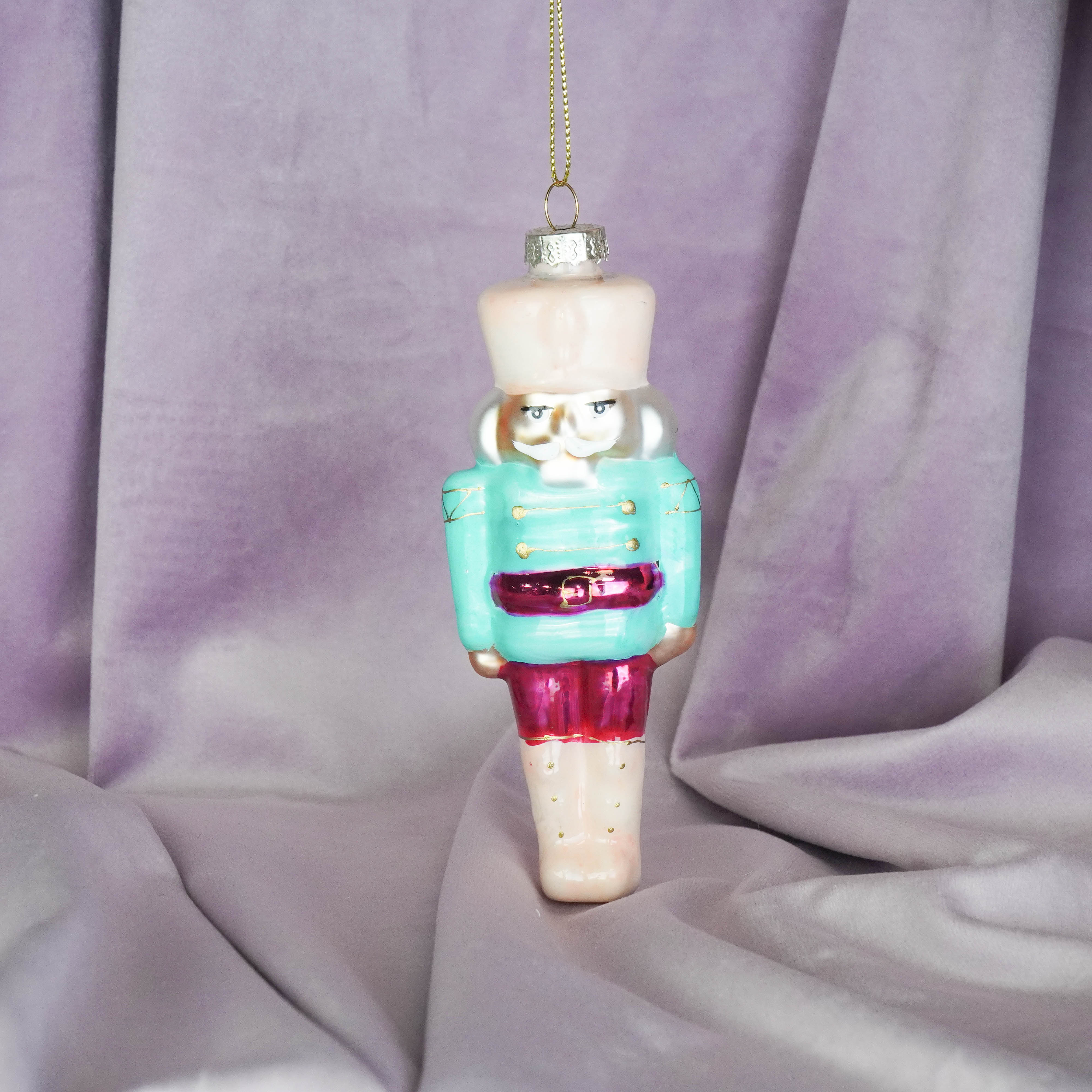 Kerstversiering - Kersthanger - Notenkraker met Cupcake - Blauw/ Rood - Glas - 6,5x4x17cm