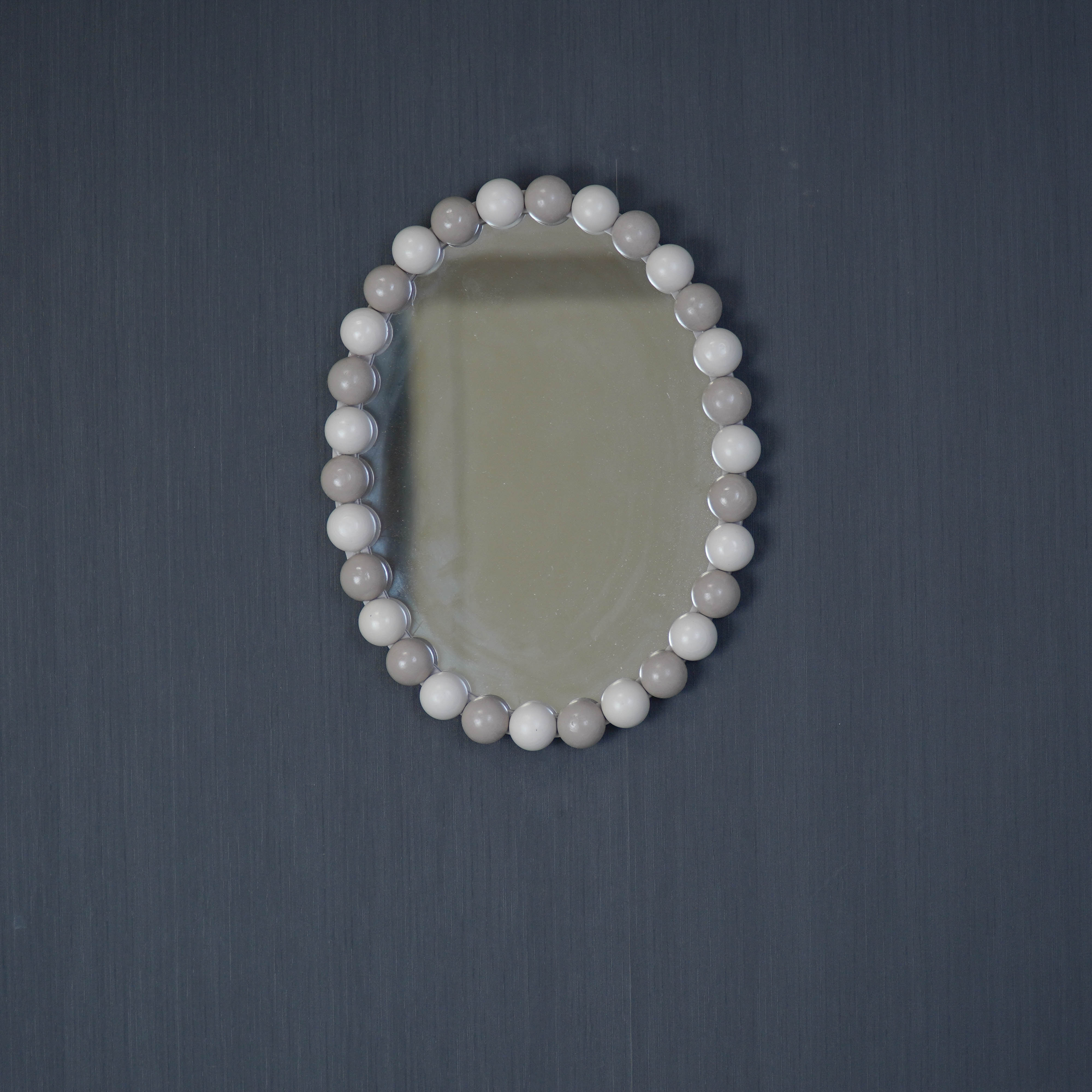Spiegel - Wand Spiegel met Bolletjesrand - MDF/ Glas - Zand/ Taupe - 29x22.5cm