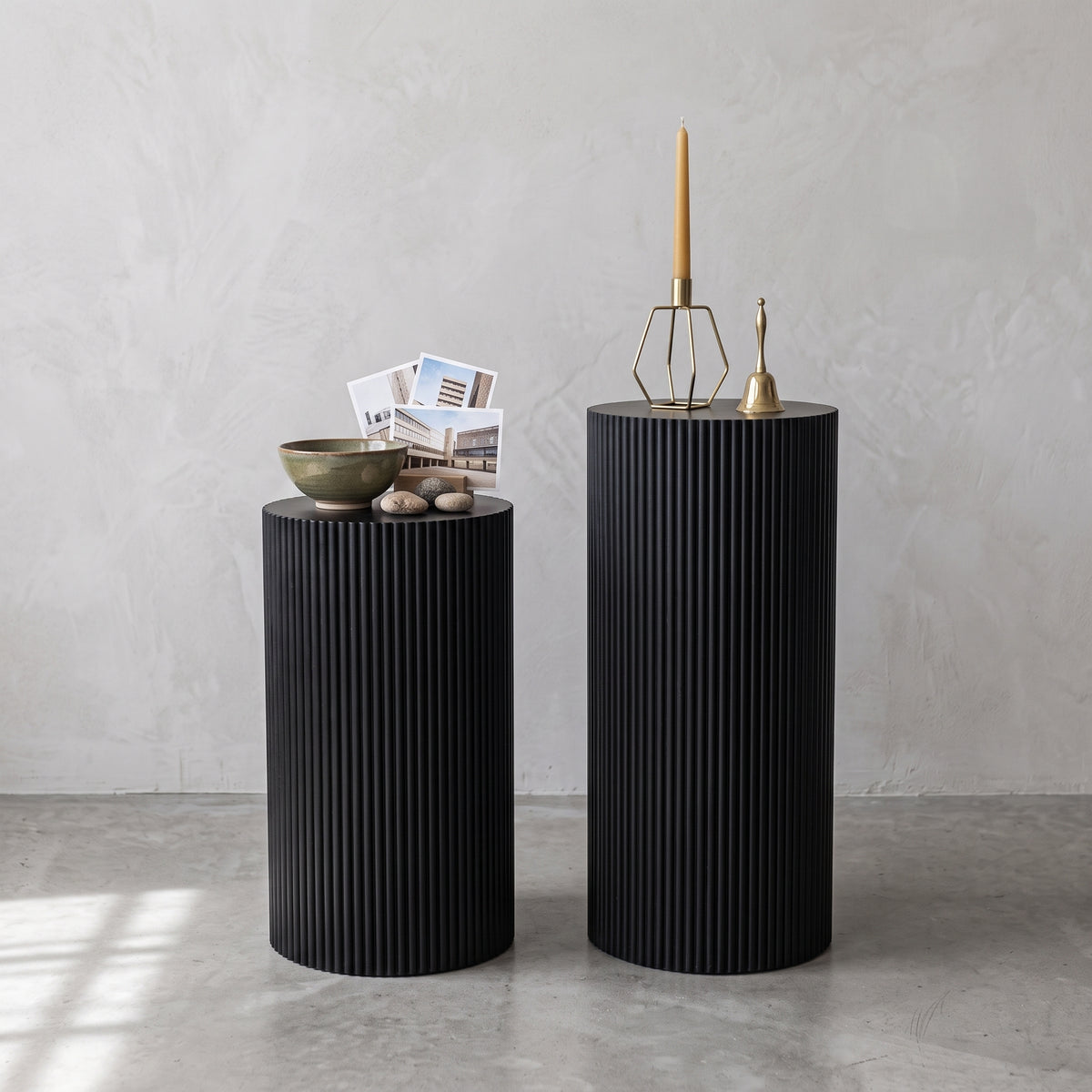 Bijzettafel Rond – Geribbelde Cilinder – MDF – Zwart – 30x65cm
