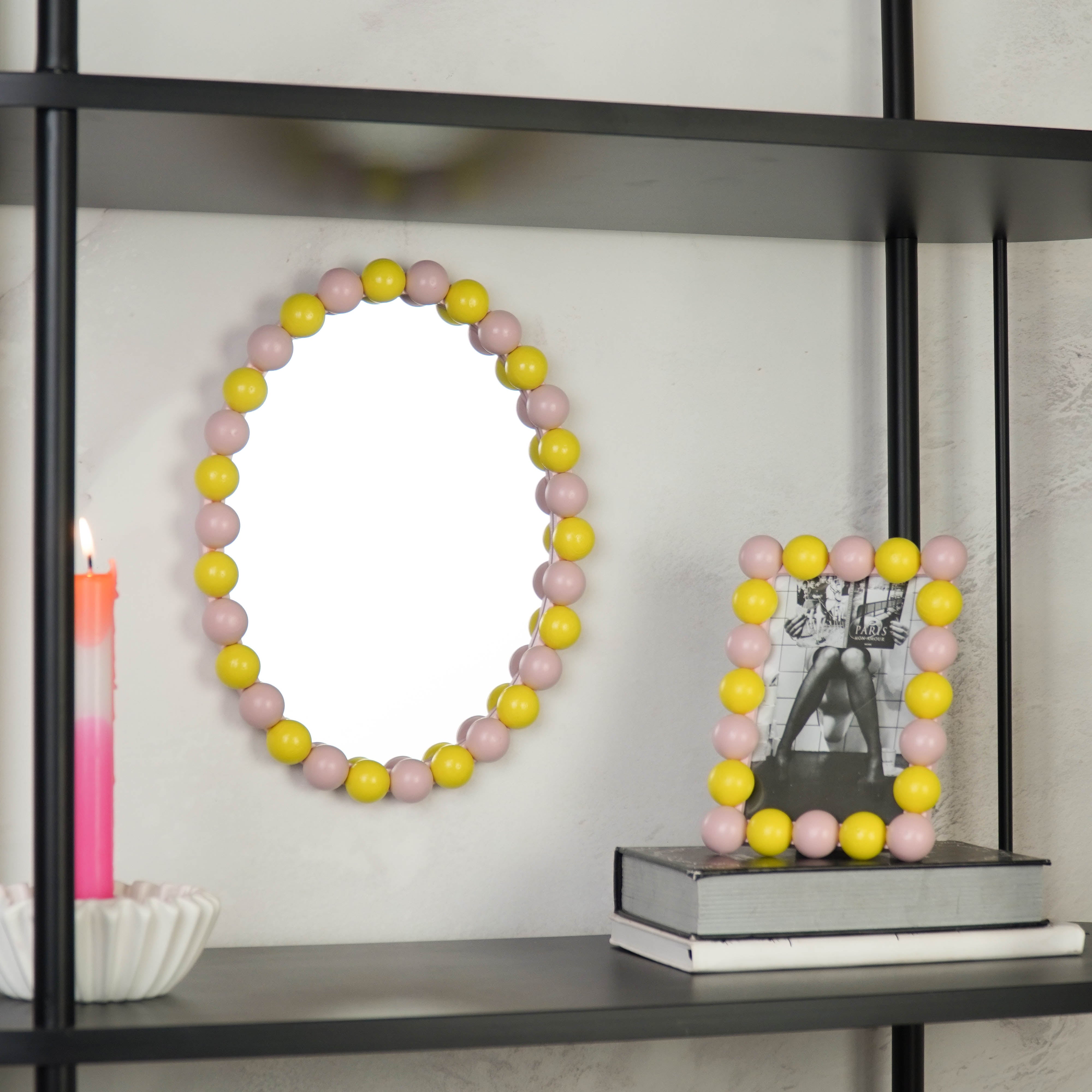 Spiegel - Wand Spiegel met Bolletjesrand - MDF/ Glas - Licht Roze/ Geel - 29x22.5cm